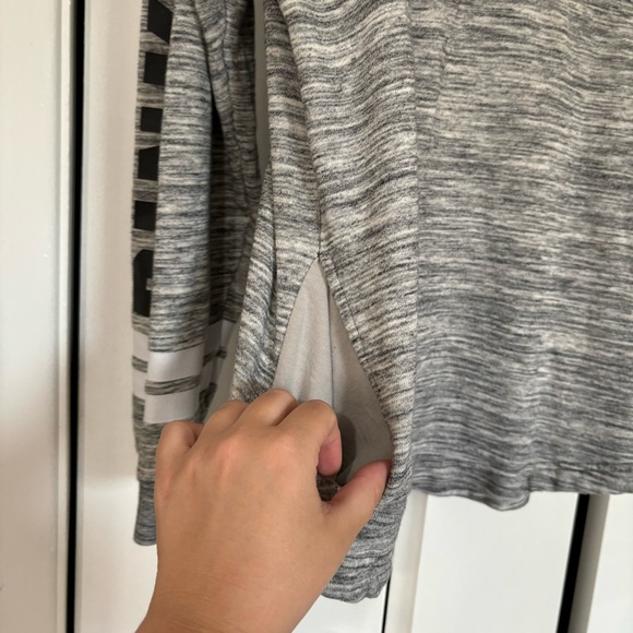 PINK Victoria's Secret Heathered Pullover - Picture 3 of 4